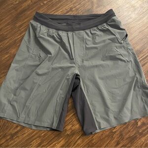 Men’s Lululemon Shorts Size Large 10-inch Inseam
